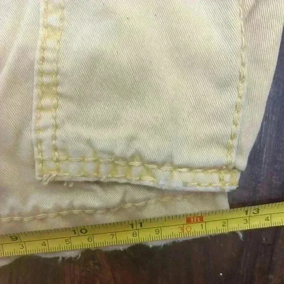 True Religion Y2K Men’s 40 Canary Yellow Distressed Heavyweight Cargo Shorts - Picture 13 of 15